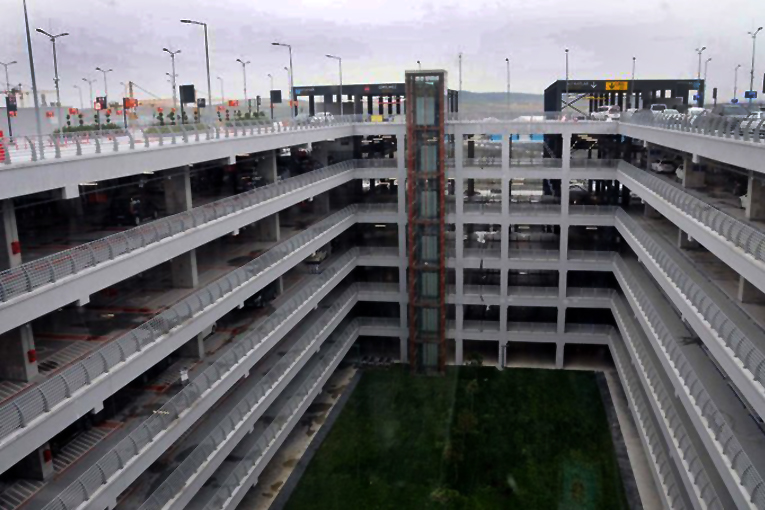 İGA, İstanbul Havalimanı otoparkında kampanya yaptı