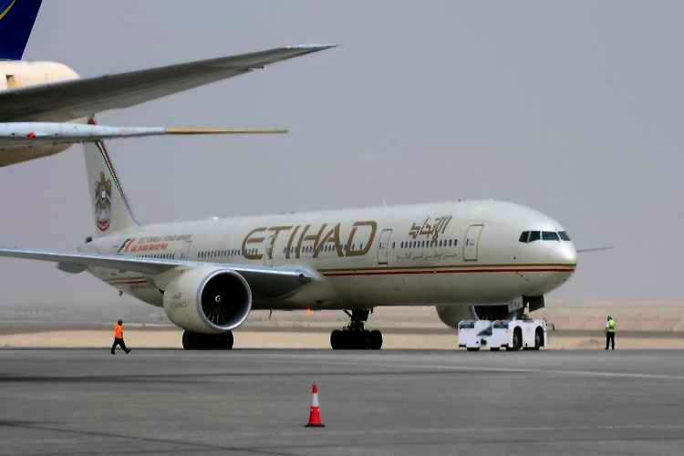 Etihad Havayolları’da tüm uçuşlarını durduruyor