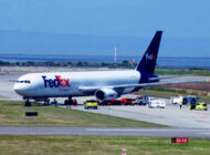 Fedex’in B767’si Kanada’da taksi yaparken pistten çıktı