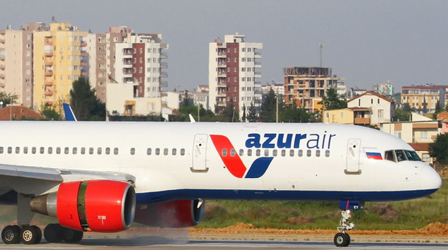 Azur Air uçağı, Antalya’ya motor arızası ile indi