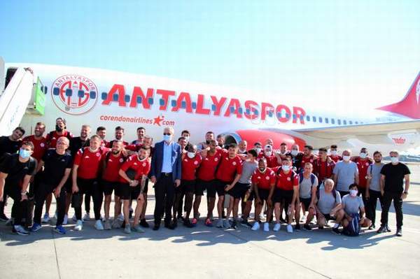 Antalyaspor, Corendon Airlines ile İzmir’e uçtu