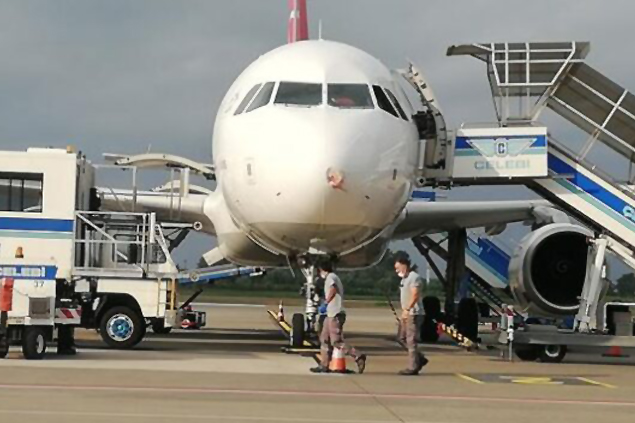 Anadolujet uçağına Samsun inişinde kuş çarptı