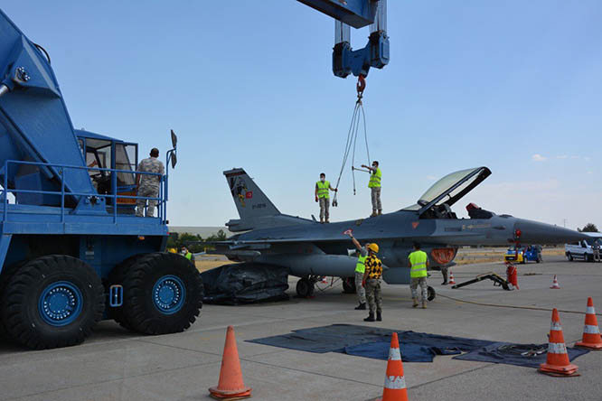 MSB, Diyarbakır’da F-16 tatbikatı yaptı