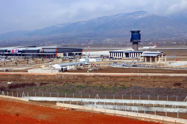 Tokat Havalimanı’na açılıştan önce ilk yolcu uçağı indi