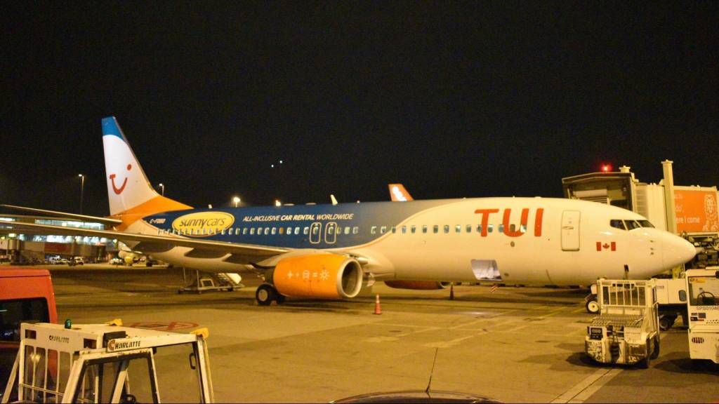 TUI’nin Antalya-Rotterdam uçağı Bükreş’e acil indi