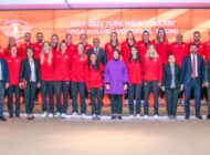 THY yönetimi maroton öncesi voleybol takımı ile buluştu