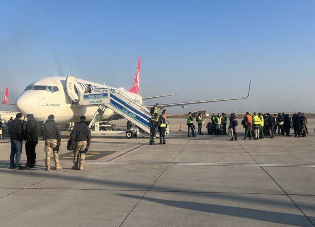 Hatay Havalimanı pisti uçak trafiğine açıldı