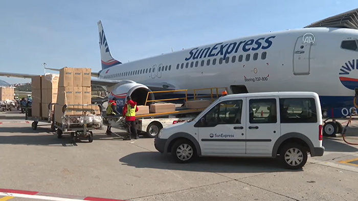 Sunexpress, 6 bin kişiyi tahliye etti