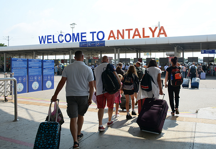 DHMİ Antalya Havalimanı 4 aylık rakamlarını açıkladı