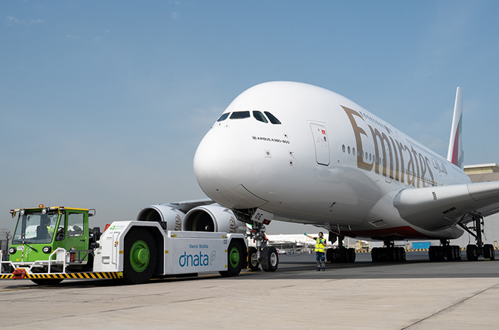 Emirates’in A380’i arızalandı Dubaiye geri döndü