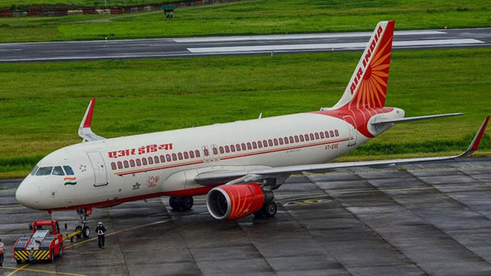 Air India uçağında iğrenç olay, yolcu tutuklandı