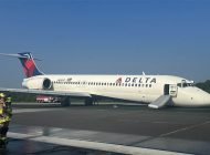 Delta uçağı B717 burun üstü indi