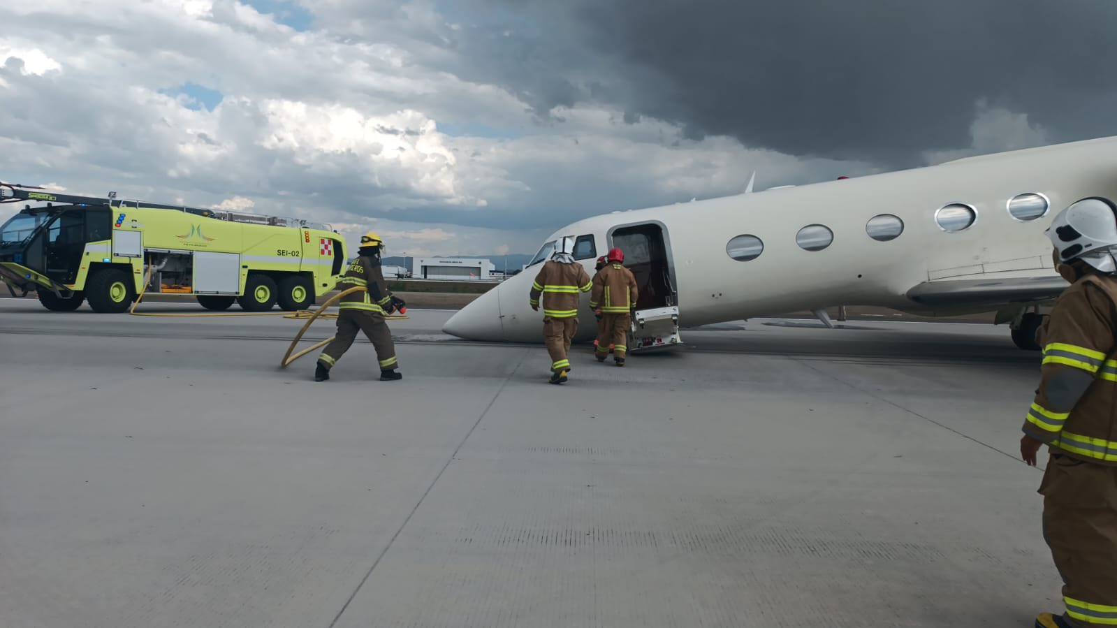 Meksika Hükümeti’nin Gulfstream II uçağı burun üstü indi