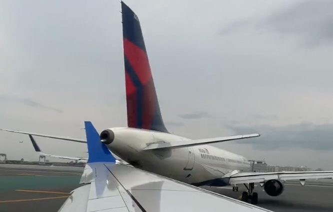 United Havayolları’nın B737 MAX’ı Delta’nın A321’ne çarptı