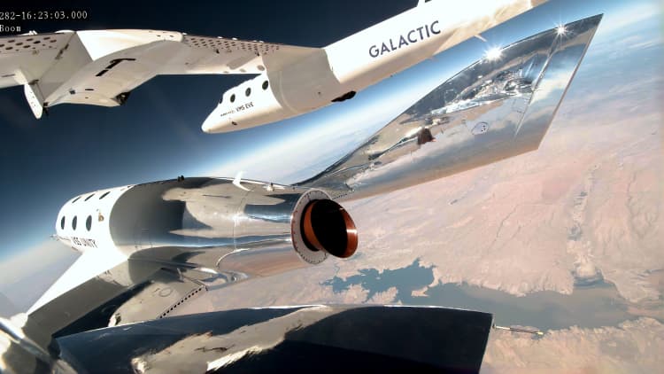 Virgin Galactic ilk ticari uzay uçuşunu gerçekleştirdi