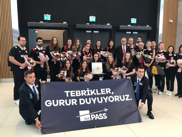 U19 Kız Milli Voleybol Takımını İGA karşıladı