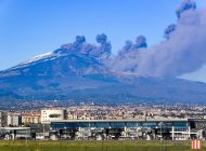 Etna Katanya Havalimanı’nı kapattı