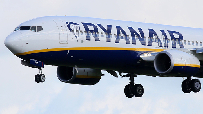 Ryanair net kârını üçte bir artırdı