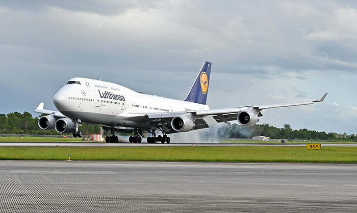 Alman B747-8 uçağını yanlış alarm geri döndürdü