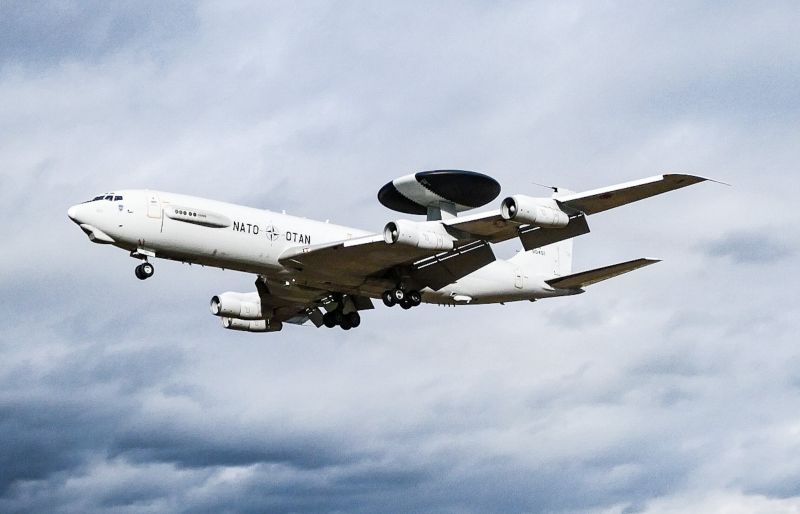 NATO Rus sınırına AWACS gönderdi