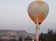 Ürgüp’te balon minareye çarp