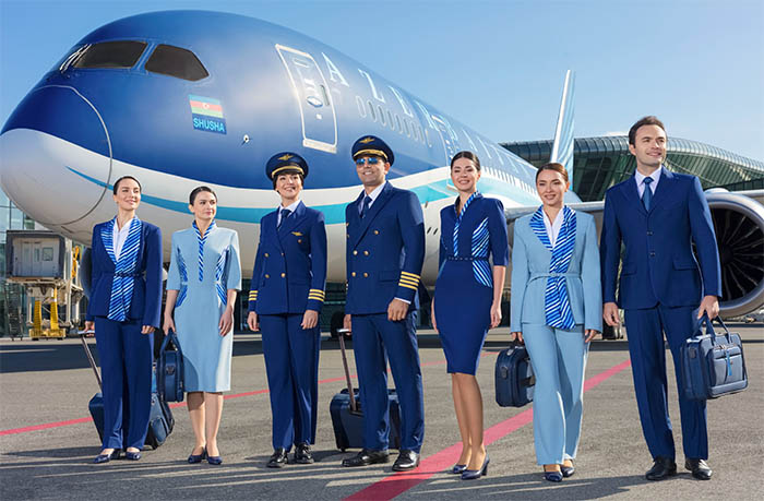 Azerbaijan Airlines yeni üniformalarını tanıttı