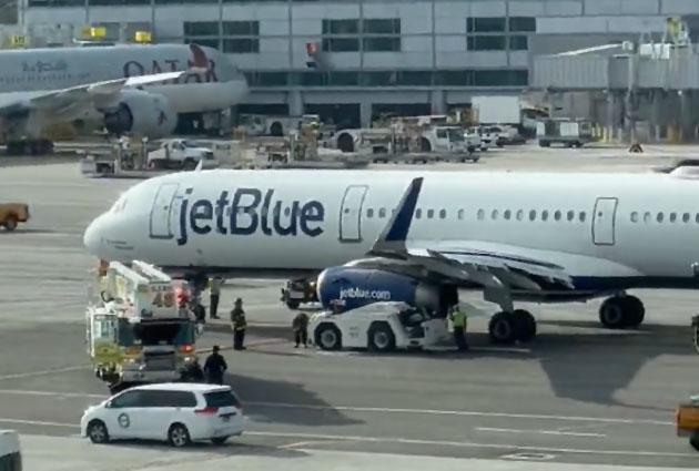 Jetblue uçağına yer hizmetleri aracı çarptı