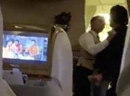 Emirates uçağında sarhoş yolcu olay çıkardı