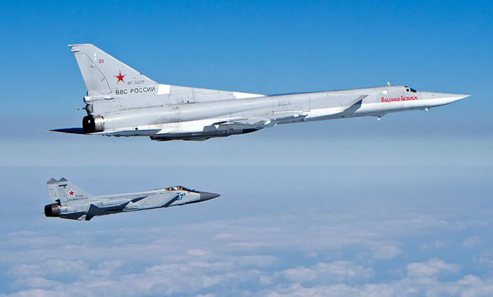 Rus, Tu-22m3 ve MiG-31 uçakları Baltık Denizi üzerinde uçtu