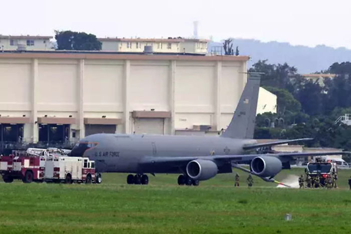 ABD’nin KC-135’i Japonya’ya acil indi