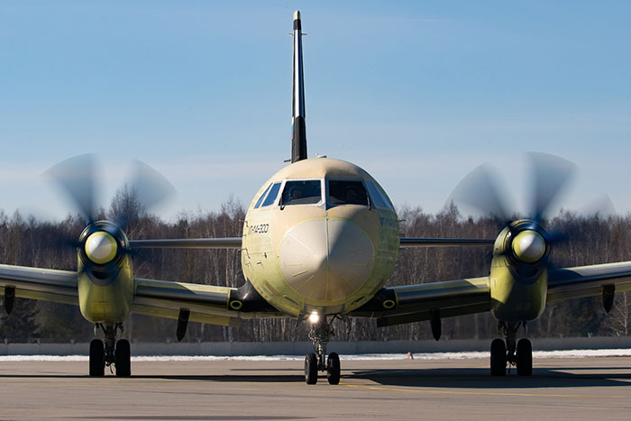 Rusya’nın 2’nci IL-144-300’ü ilk test uçuşunu yaptı