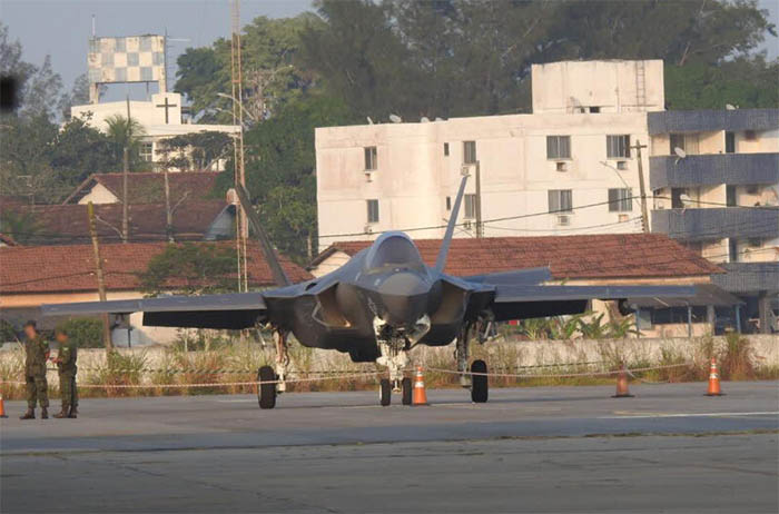 ABD’nin F-35C’si Brezilya’ya acil indi