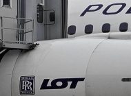 LOT Havayolu’nun B787 Dreamliner’ı körüğe çarptı