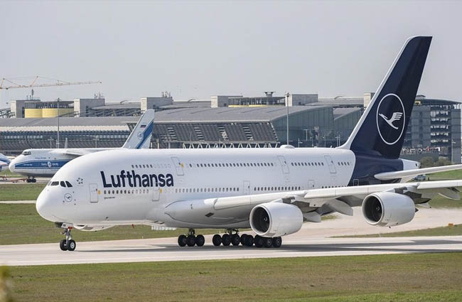 Lufthansa’nin bir A380’i daha Almanya’ya döndü