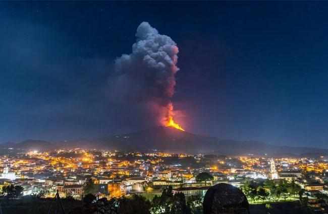 Etna Katanya hava sahasını kapattı