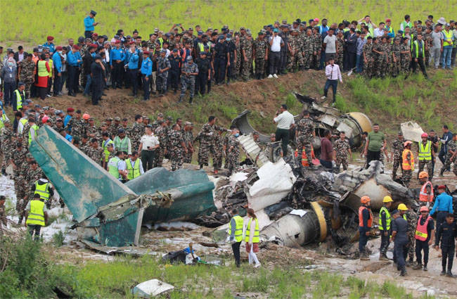 Nepal’de düşen CRJ-200’ün kara kutuları bulundu