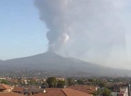 Etna Yanardağı Katanya uçuşlarını engelliyor