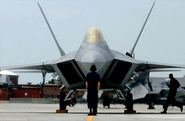 ABD Ortadodğu’ya F-22 Raptor gönderdiğini açıkladı