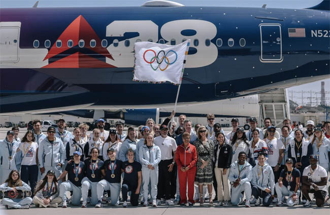 Olimpiyat Bayrağı LosAngeles’ta