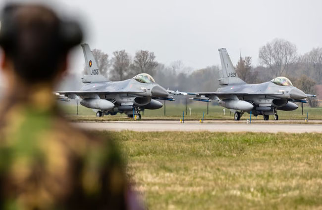 Ukrayna’ya 6 adet F-16 teslim edildi iddiası