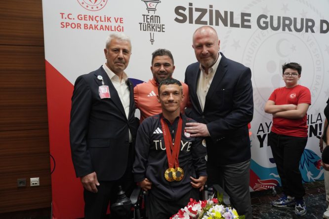 Paralimpik Oyunlarına katılan sporcuları İGA Yöneticileri karşıladı