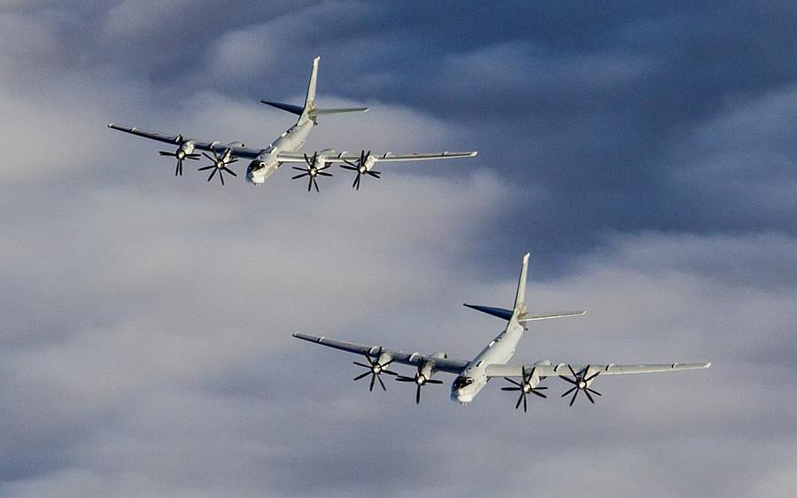 Rus Tu-95ms uçakları 11 saatlik uçuş yaptı