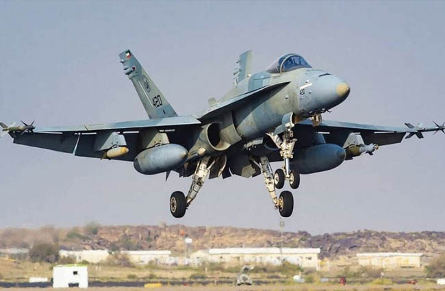 Kuveyte’te eğitimide F/A-18 Hornet düştü