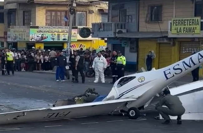 Ekvador Hava Kuvvetleri’nin DA-20 uçağı düştü