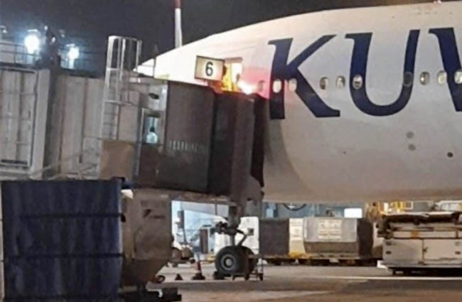 Körük çöktü B777’nin kapısı kırıldı