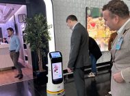 YOTEL’in “otel hizmetleri” robotu göreve başladı