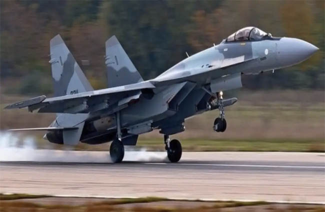 İran ilk Su-35SE uçaklarını teslim aldı