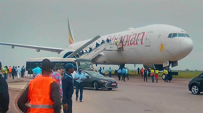 Etiyopya Havayolları’nın B777’su toprağa saplandı