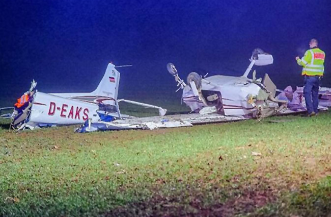 Stuttgart’ta Cessna 172 düştü