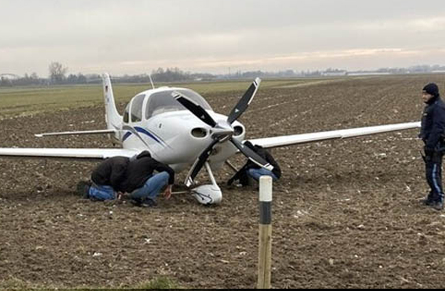 Alanmaya’da Cirrus SR22 tarlaya mecburi iniş yaptı